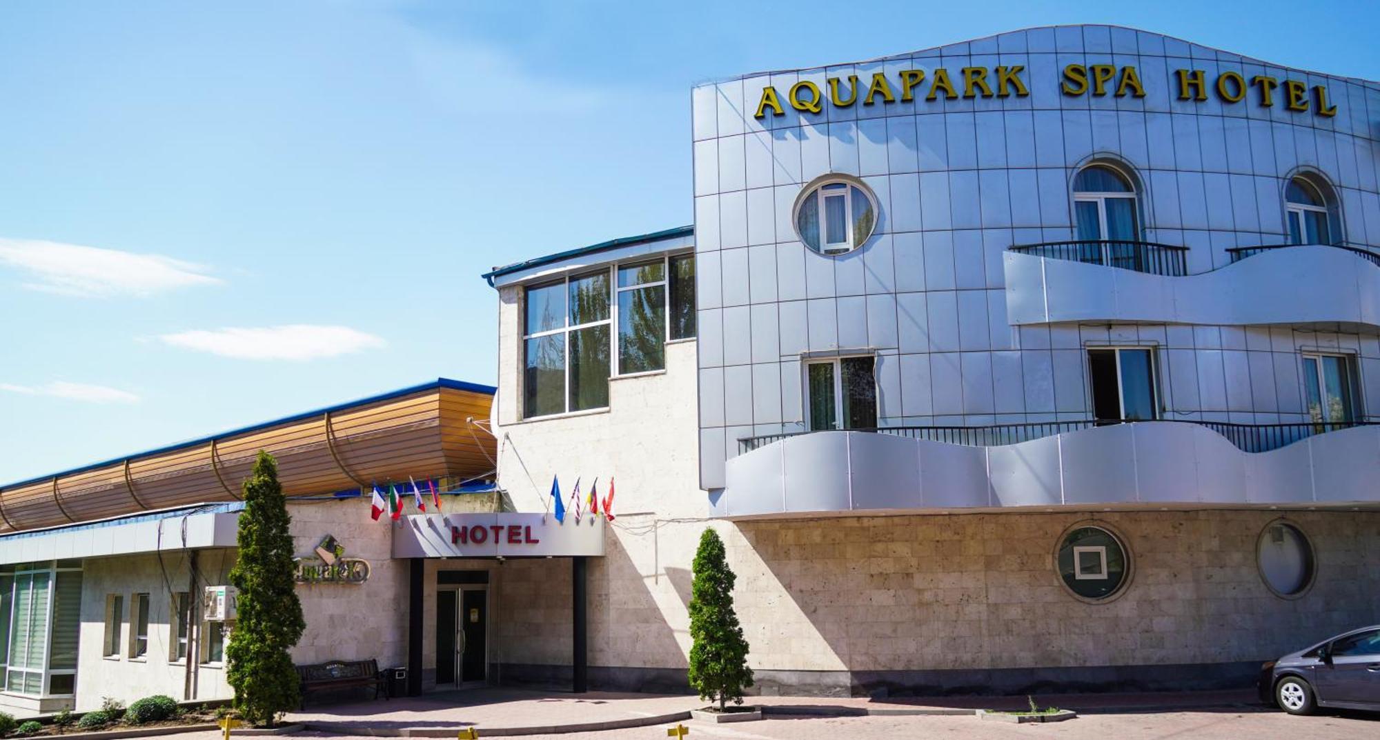 Aquapark Hotel & Villas Yerevan Bagian luar foto