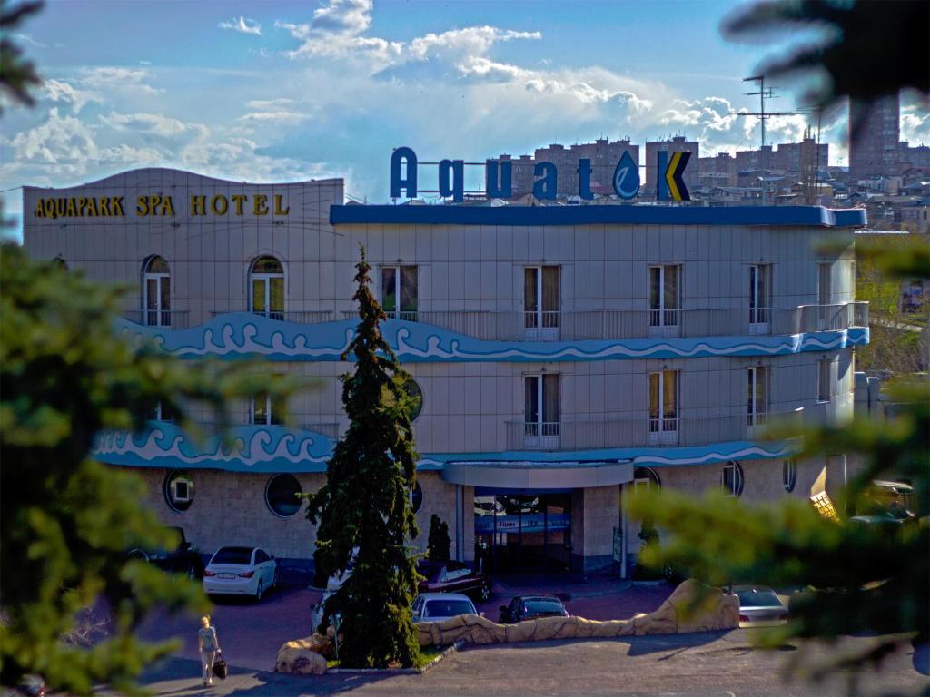 Aquapark Hotel & Villas Yerevan Bagian luar foto