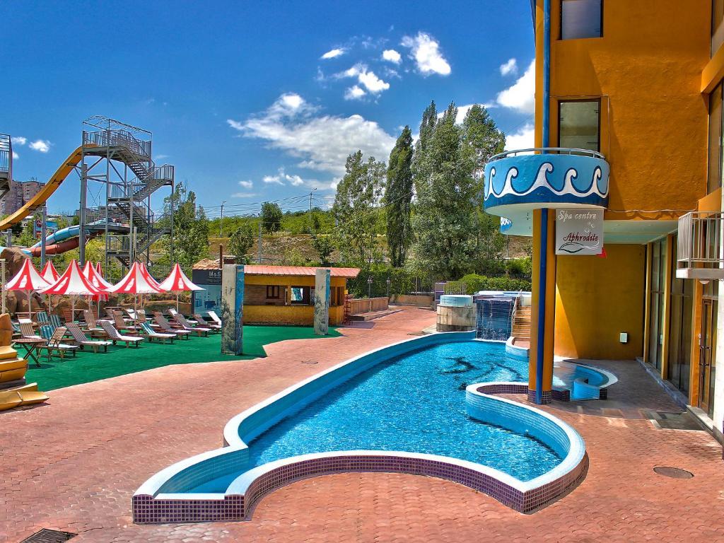 Aquapark Hotel & Villas Yerevan Bagian luar foto